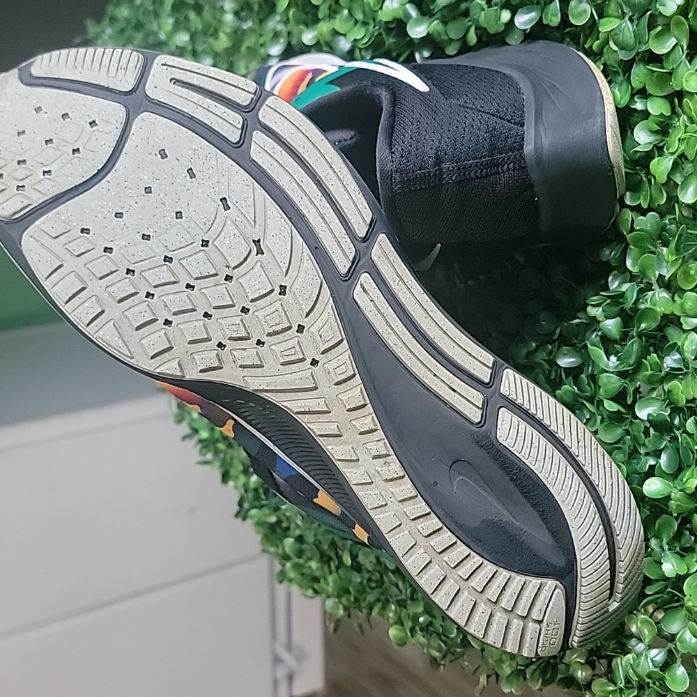 Nike Multicolor Patterned Sneakers - Picture 5 of 8